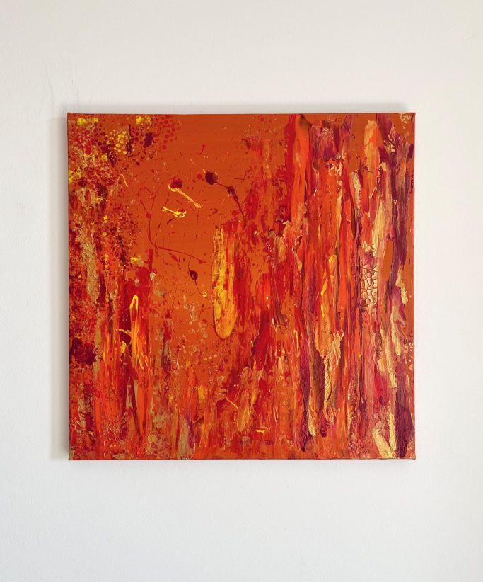 Golden Love Abstrakte Malerei in warmen Rottönen und orangefarbenen Akzenten.